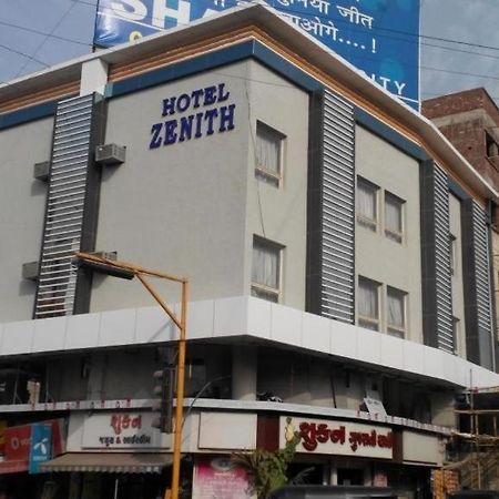 Hotel Zenith Surat Bagian luar foto