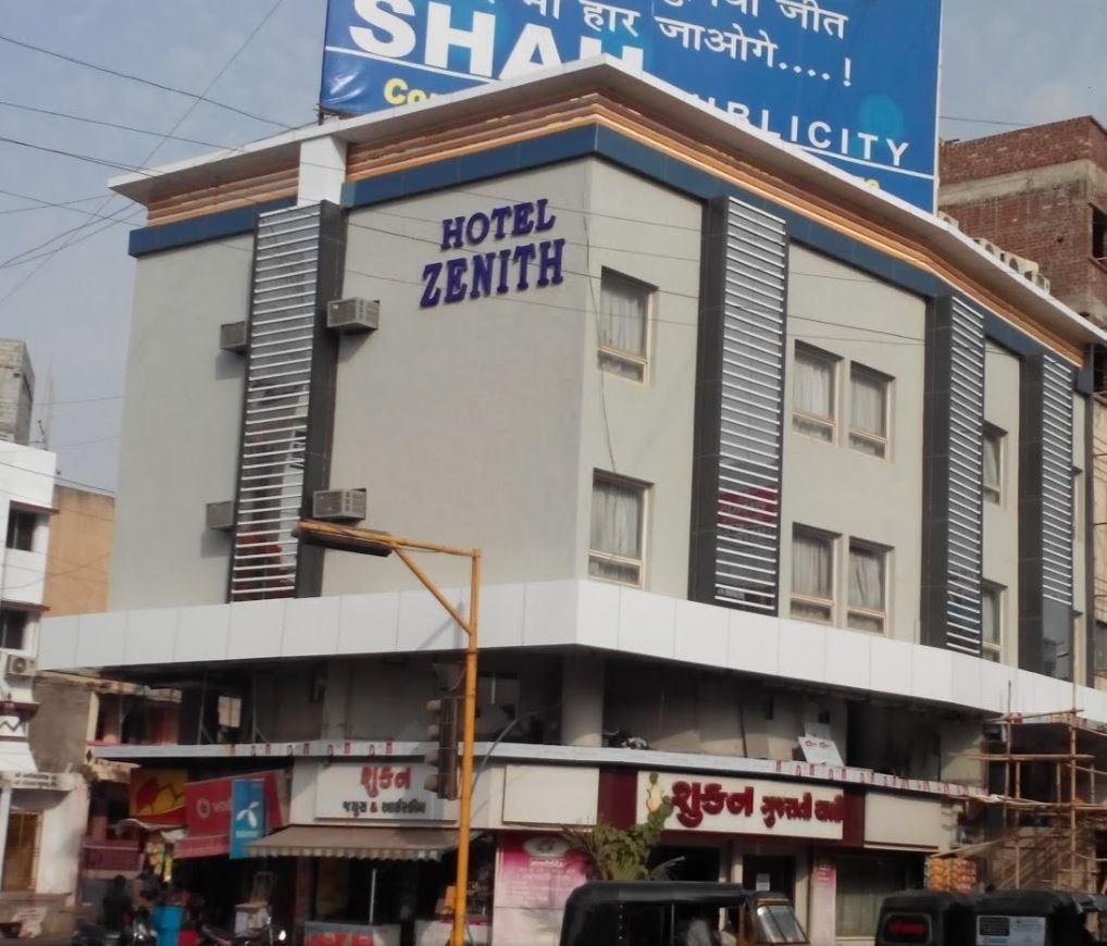 Hotel Zenith Surat Bagian luar foto